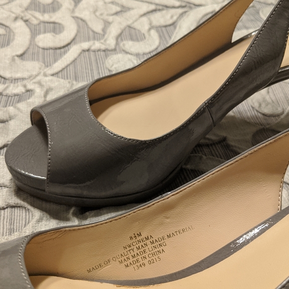 Nine West size 8.5 Gray Cinema Slingback Pumps - Picture 9 of 11